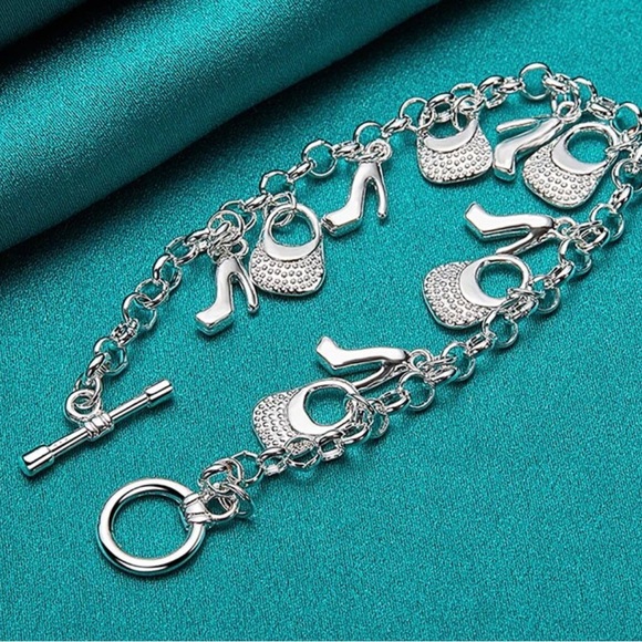 🎉 Heels & Handbags Charm Bracelet - Picture 3 of 5